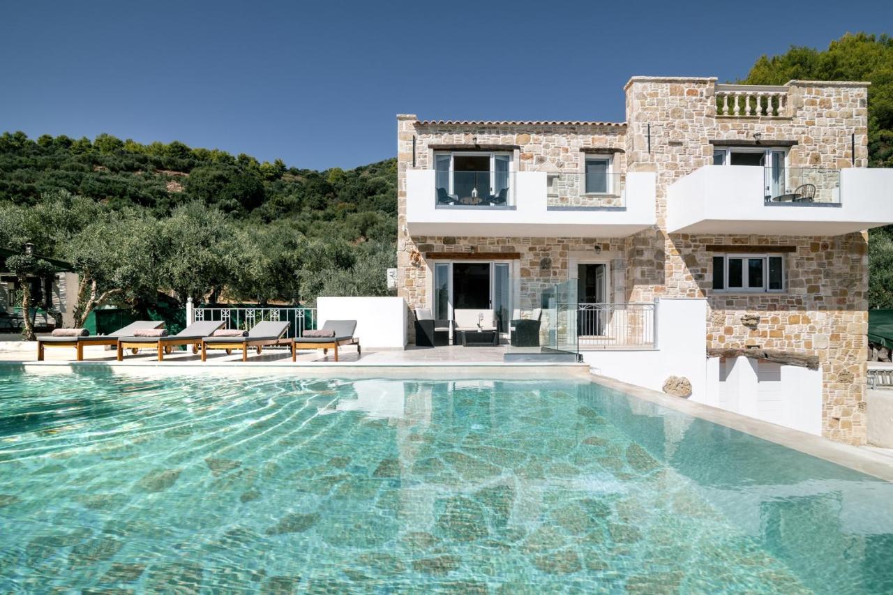 Di Pietra Villa *